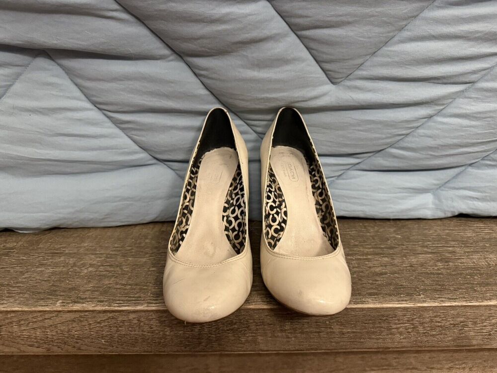 Coach Dorelle Soft Patent Heels Cream Women's size 7B